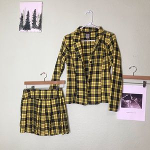 Clueless costume / yellow blazer and pleated skirt